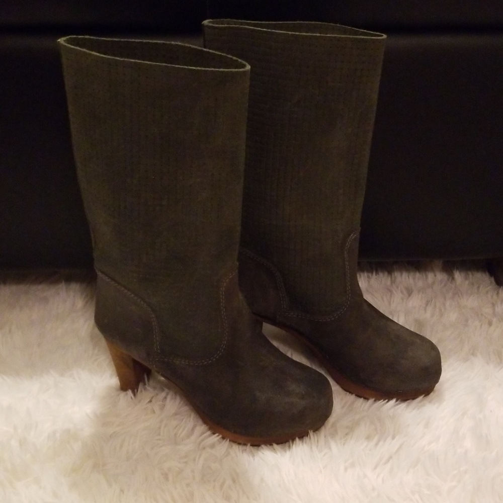 Sanita heeled boot clogs